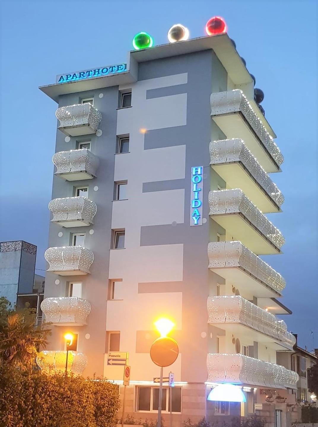 ליגננו סביאדורו Appart-Hotel Holiday מראה חיצוני תמונה