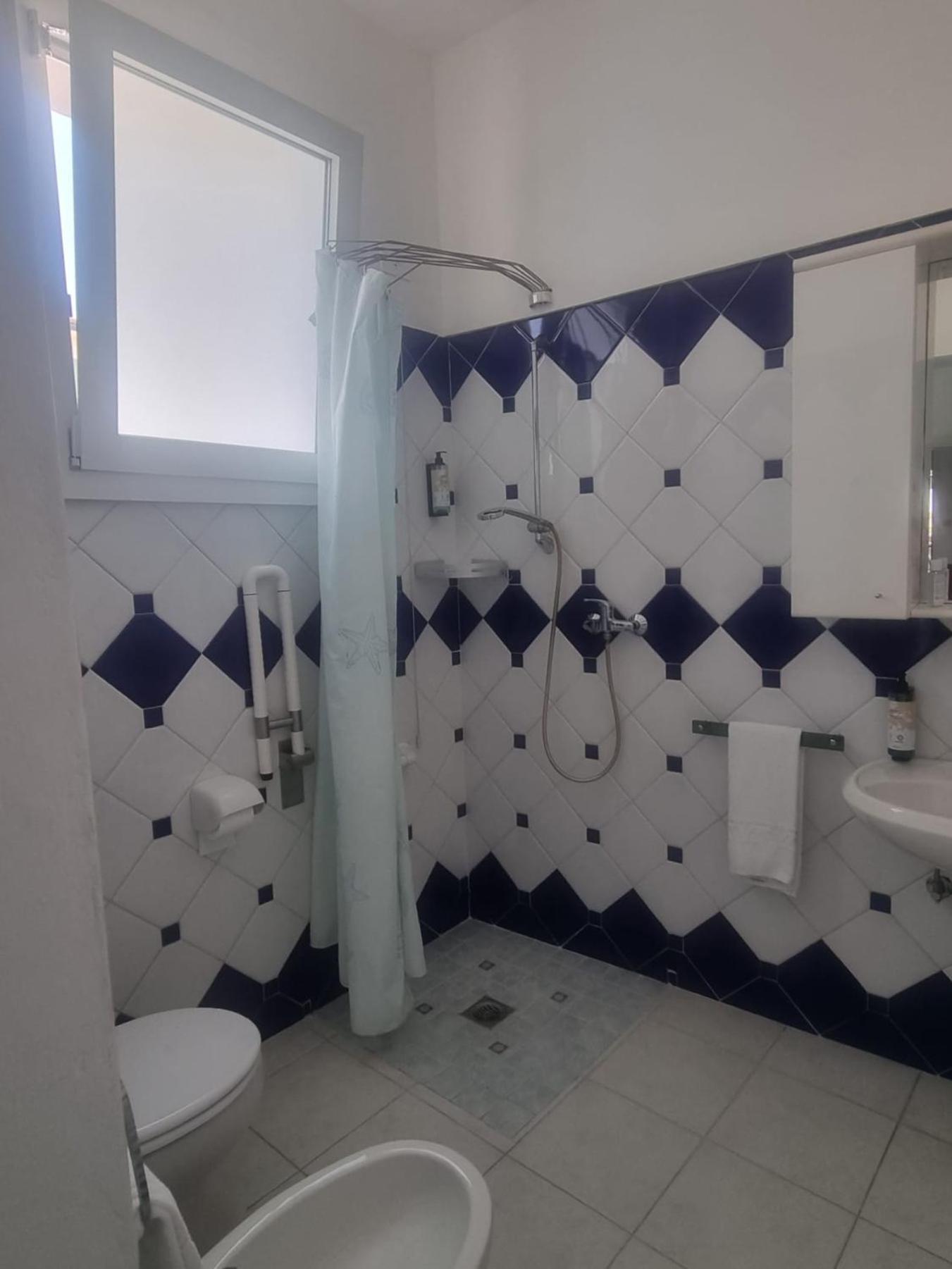ליגננו סביאדורו Appart-Hotel Holiday חדר תמונה
