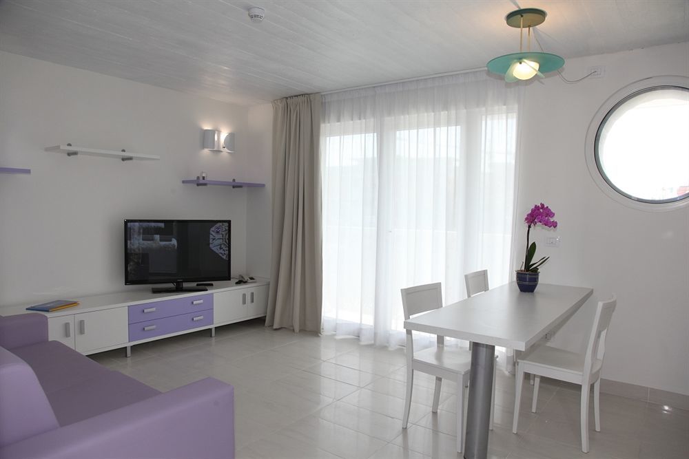 ליגננו סביאדורו Appart-Hotel Holiday מראה חיצוני תמונה